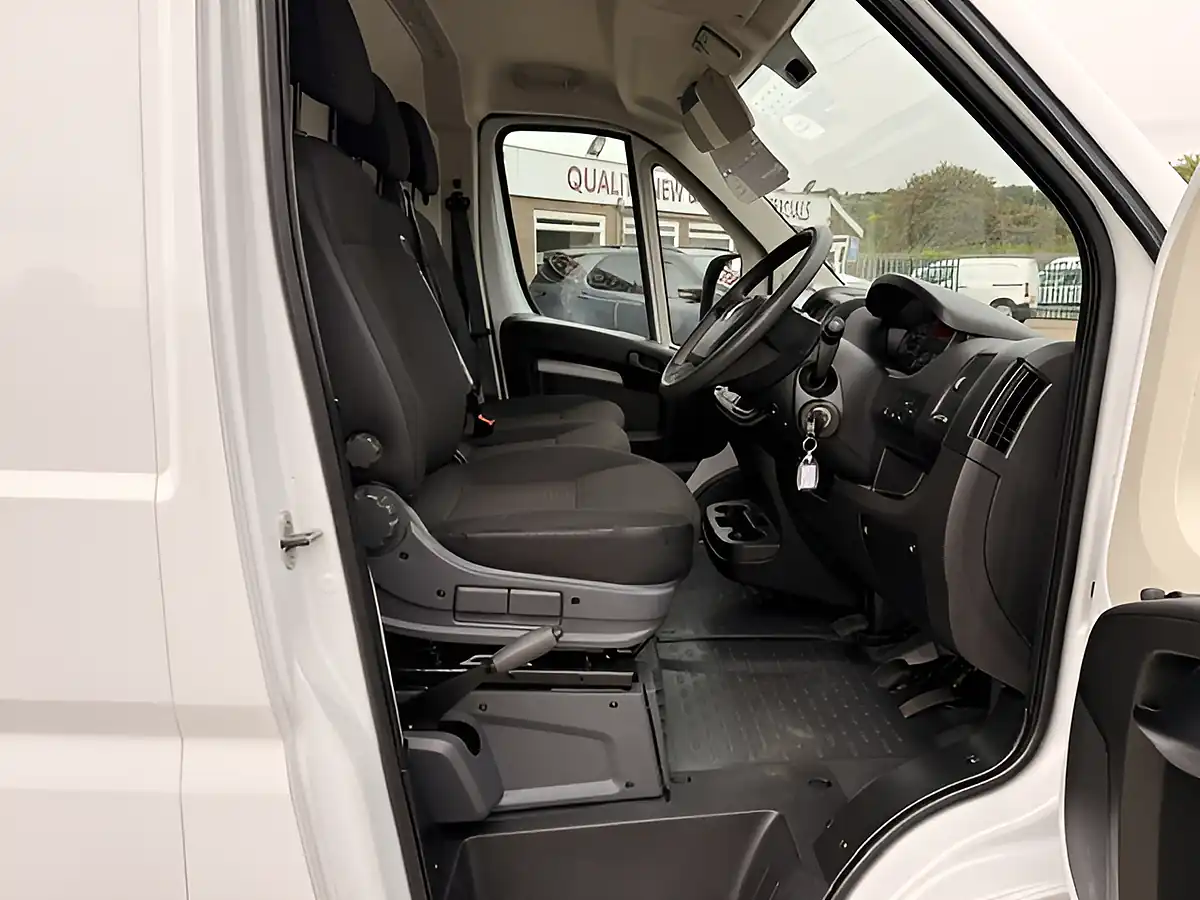 Used 2024 Vauxhall Movano Prime White - Interior and Exterior details 15