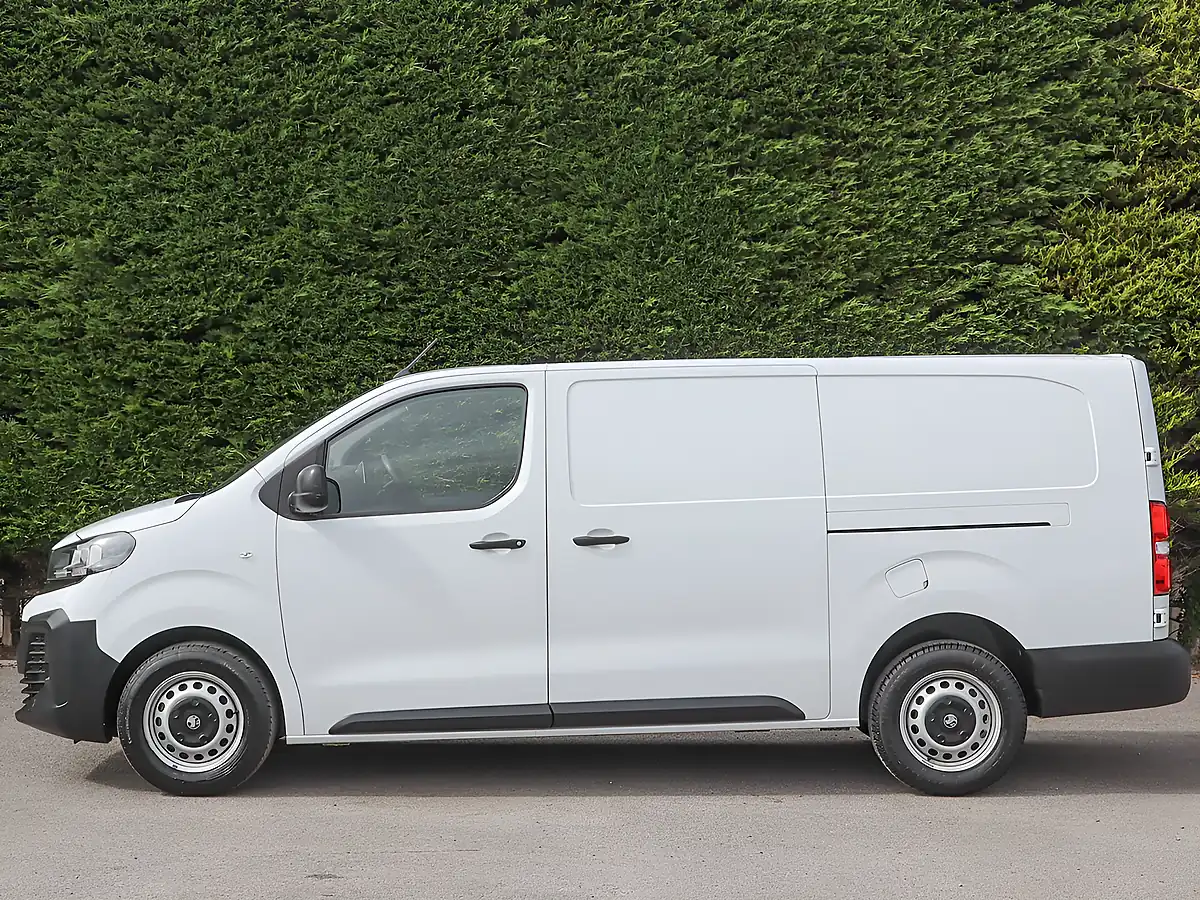 Used 2024 Vauxhall Vivaro 3100 Prime Xl White - Interior and Exterior details 11