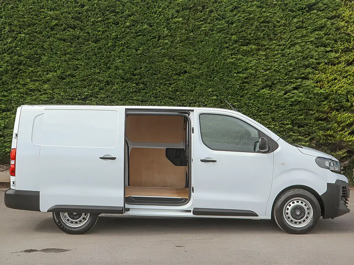 Used 2024 Vauxhall Vivaro 3100 Prime Xl White - Interior and Exterior details 6