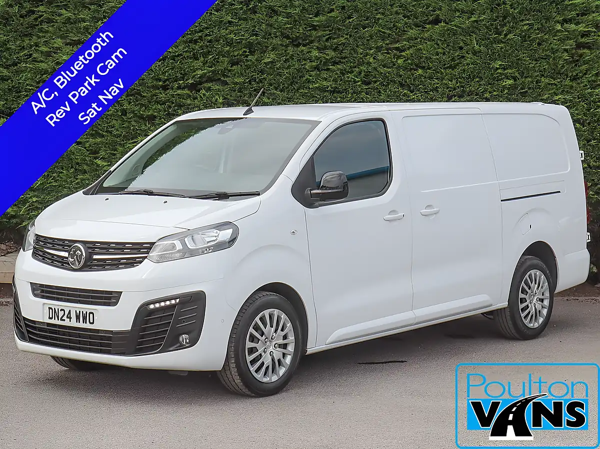 Used 2024 Vauxhall Vivaro 3100 Pro Kaolin White - Front View