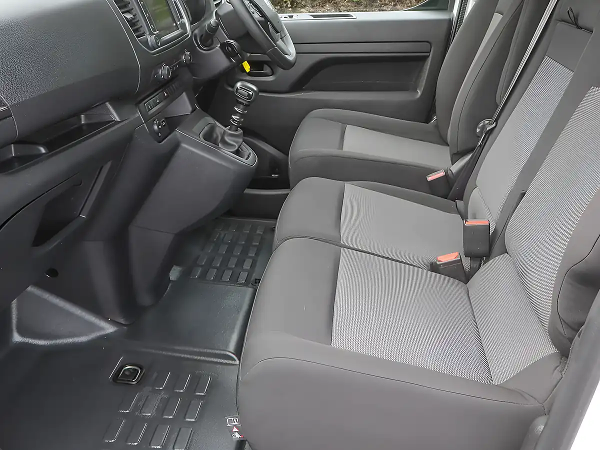 Used 2024 Vauxhall Vivaro 3100 Pro Kaolin White - Interior and Exterior details 16