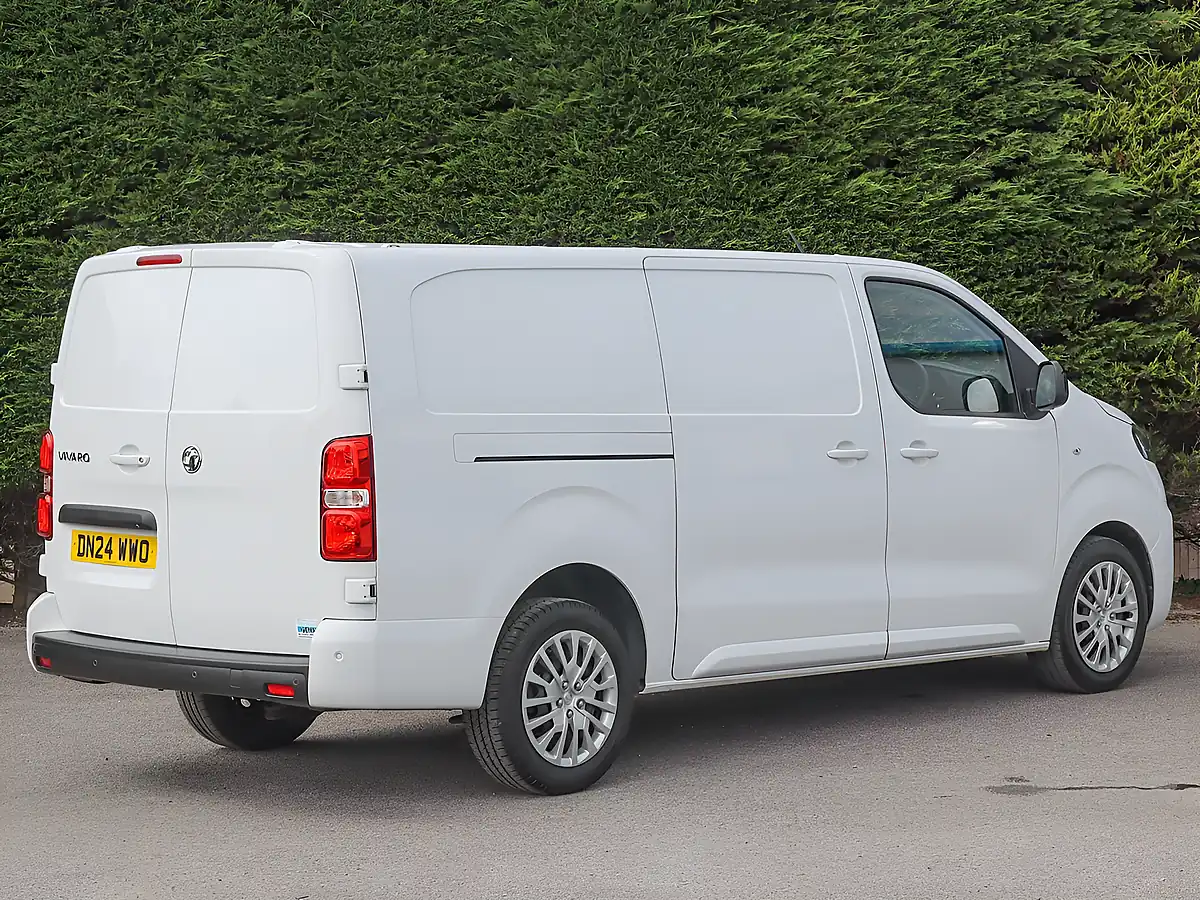 Used 2024 Vauxhall Vivaro 3100 Pro Kaolin White - Interior and Exterior details 8