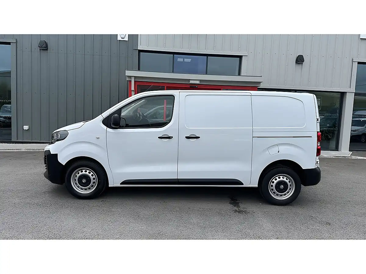Used 2024 Vauxhall Vivaro Prime Kaolin White - Interior and Exterior details 10