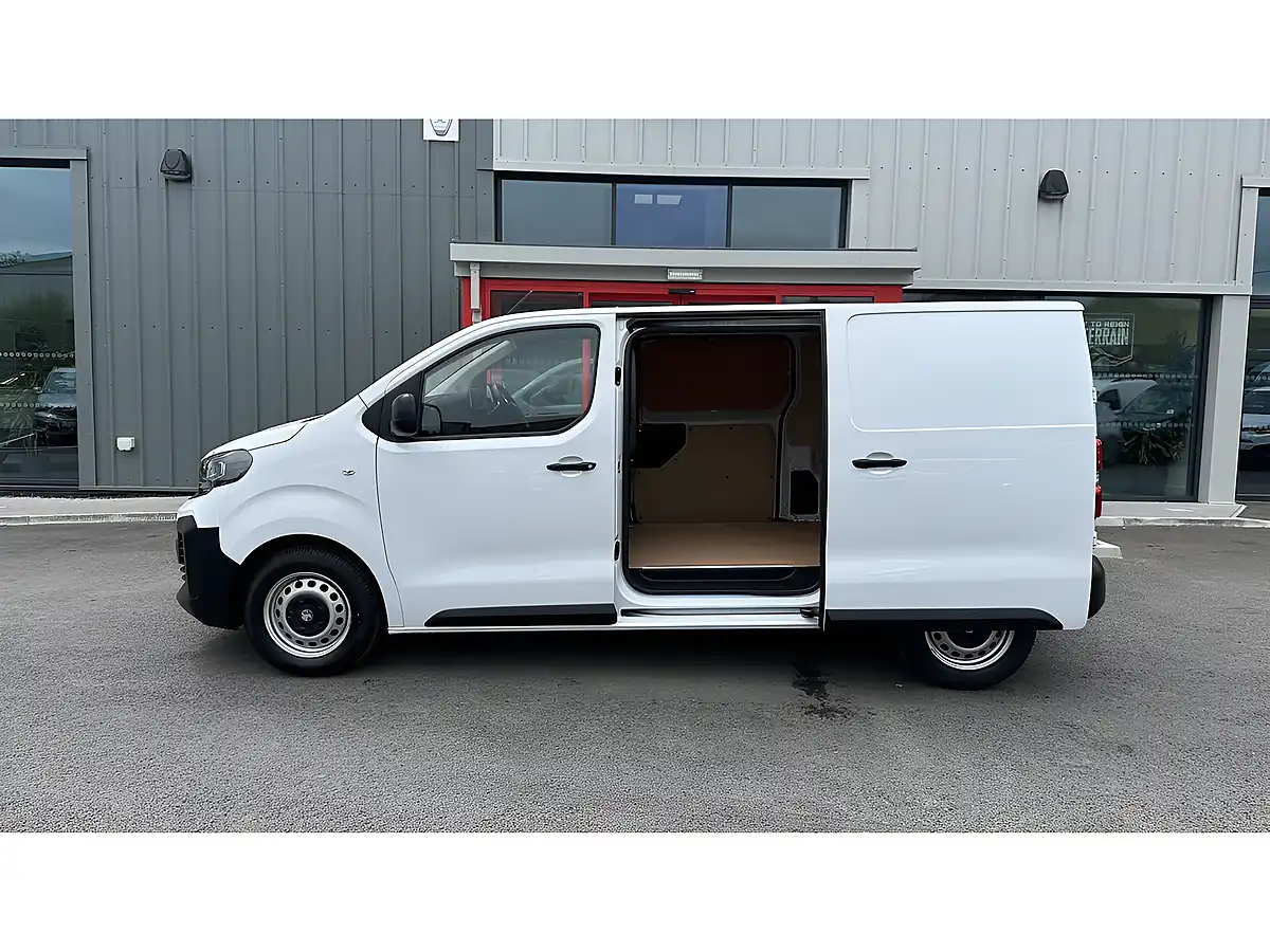 Used 2024 Vauxhall Vivaro Prime Kaolin White - Interior and Exterior details 11