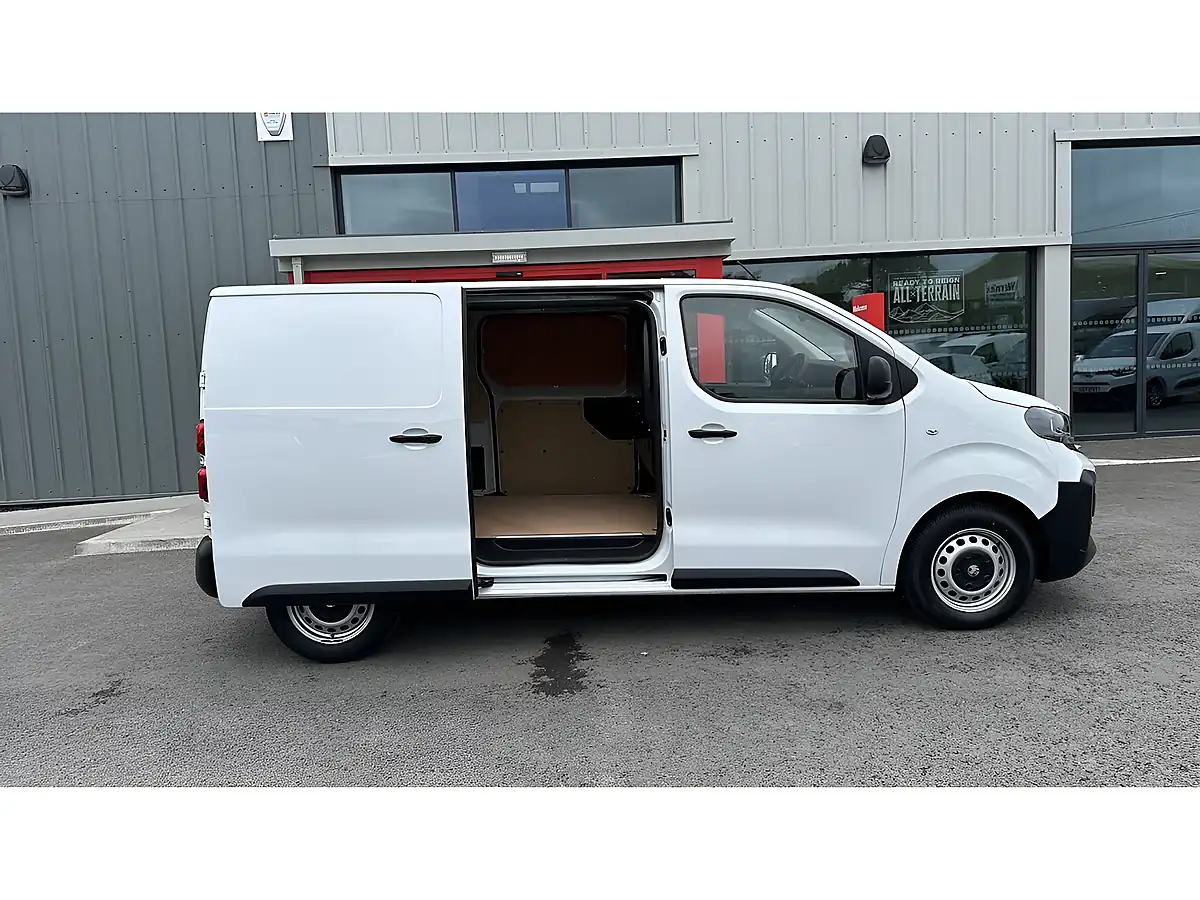 Used 2024 Vauxhall Vivaro Prime Kaolin White - Interior and Exterior details 3