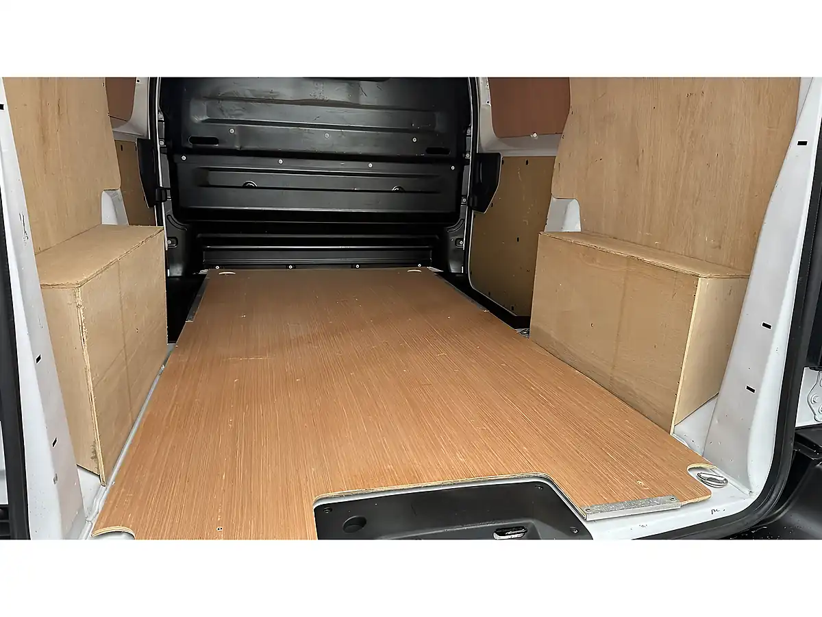 Used 2024 Vauxhall Vivaro Prime Kaolin White - Interior and Exterior details 9