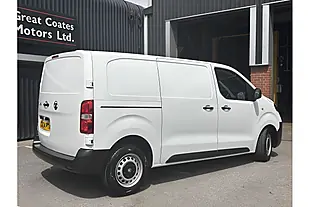 Used 2024 Vauxhall Vivaro Prime L1 H1 Kaolin White (brilliant) - Interior and Exterior details 3