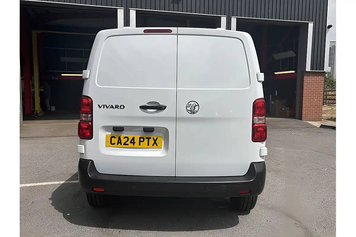 Used 2024 Vauxhall Vivaro Prime L1 H1 Kaolin White (brilliant) - Interior and Exterior details 5