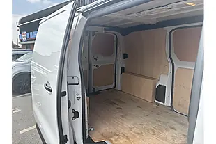 Used 2024 Vauxhall Vivaro Prime L1 H1 Kaolin White (brilliant) - Interior and Exterior details 9