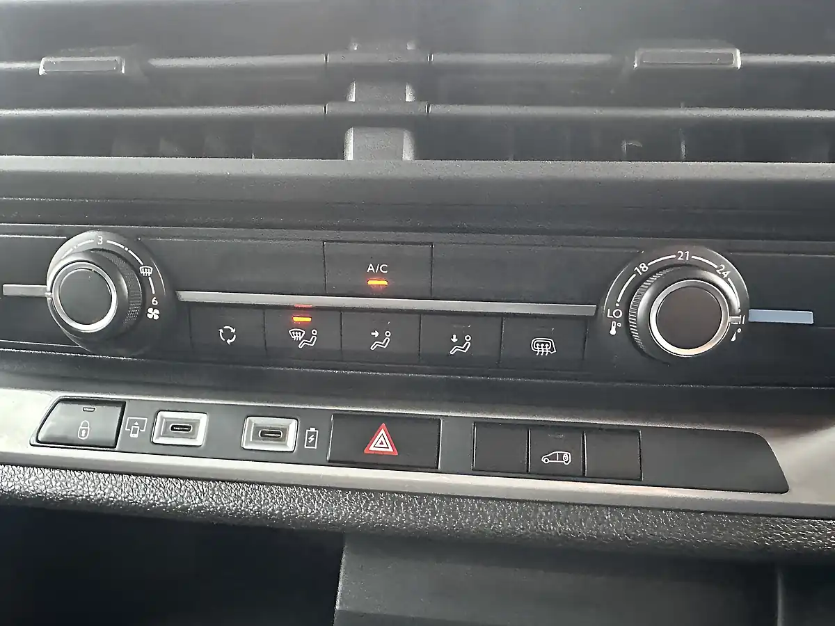 Used 2024 Vauxhall Vivaro Prime White - Interior and Exterior details 11
