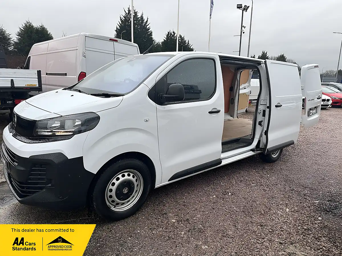 Used 2024 Vauxhall Vivaro Prime White - Interior and Exterior details 19