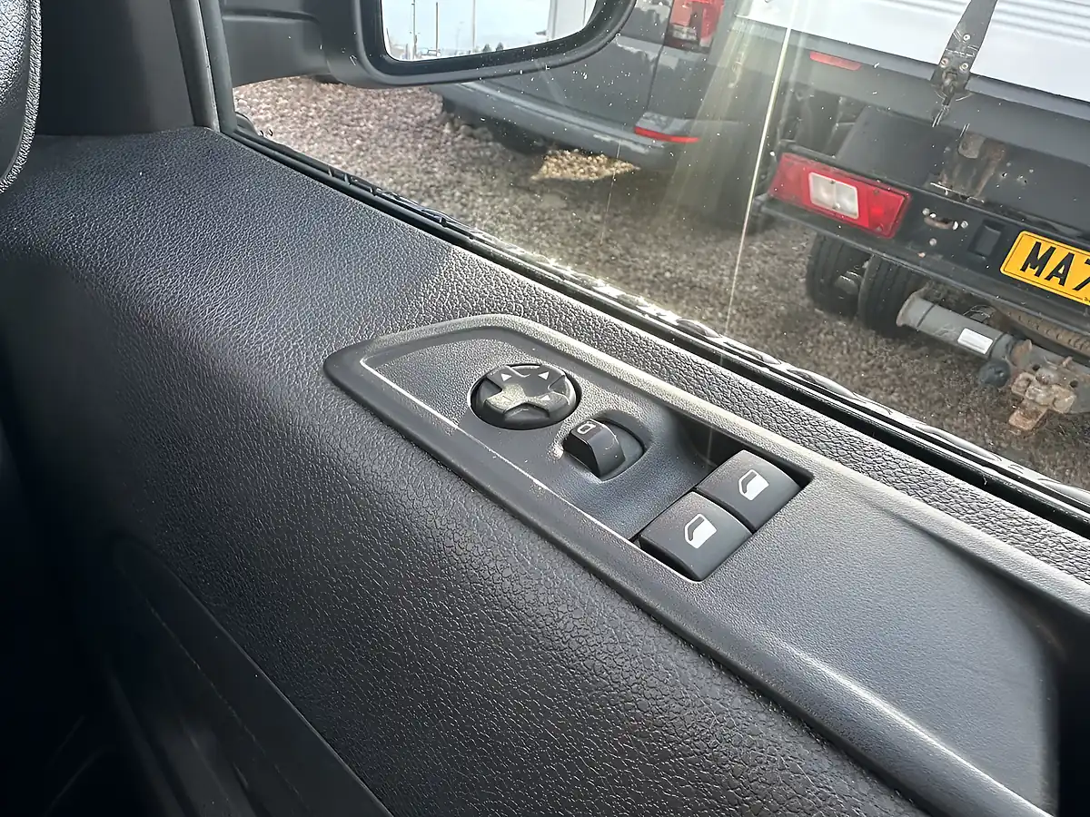 Used 2024 Vauxhall Vivaro Prime White - Interior and Exterior details 12