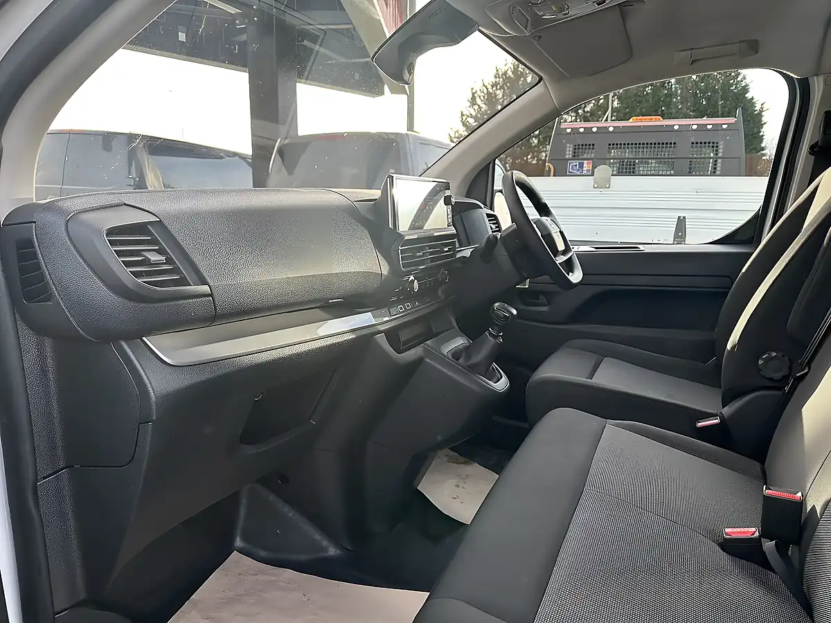 Used 2024 Vauxhall Vivaro Prime White - Interior and Exterior details 16