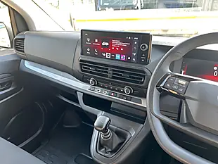 Used 2024 Vauxhall Vivaro Prime Xl Kaolin White - Interior and Exterior details 15