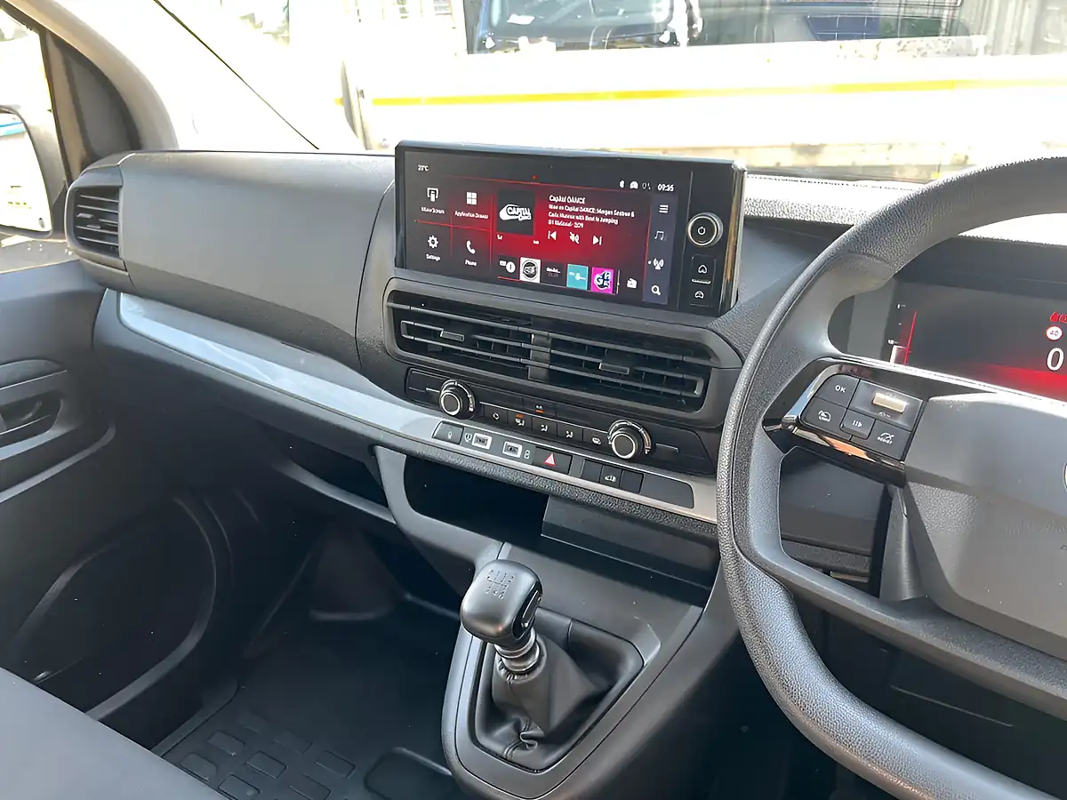 Used 2024 Vauxhall Vivaro Prime Xl Kaolin White - Interior and Exterior details 15