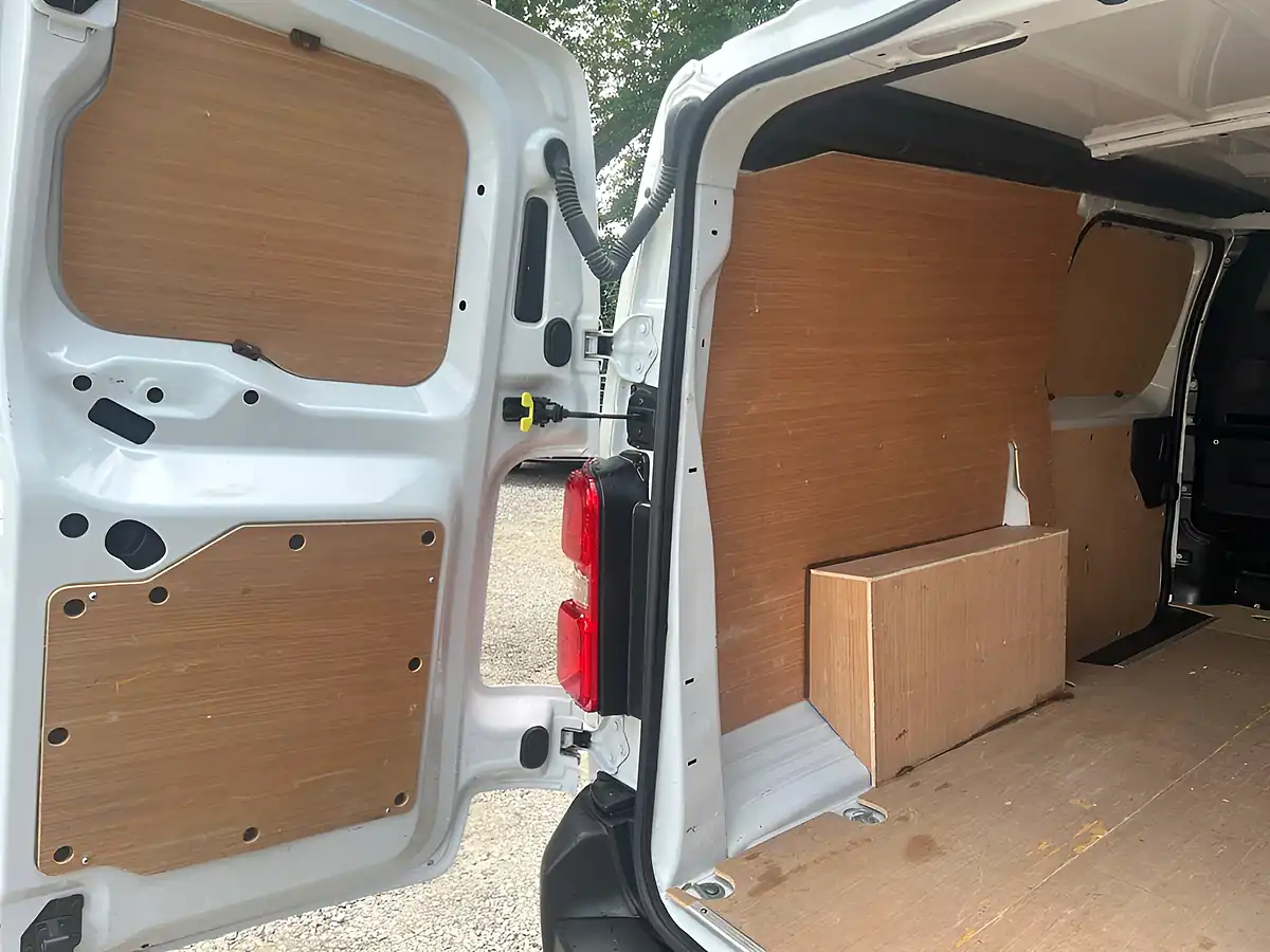 Used 2024 Vauxhall Vivaro Prime Xl Kaolin White - Interior and Exterior details 16