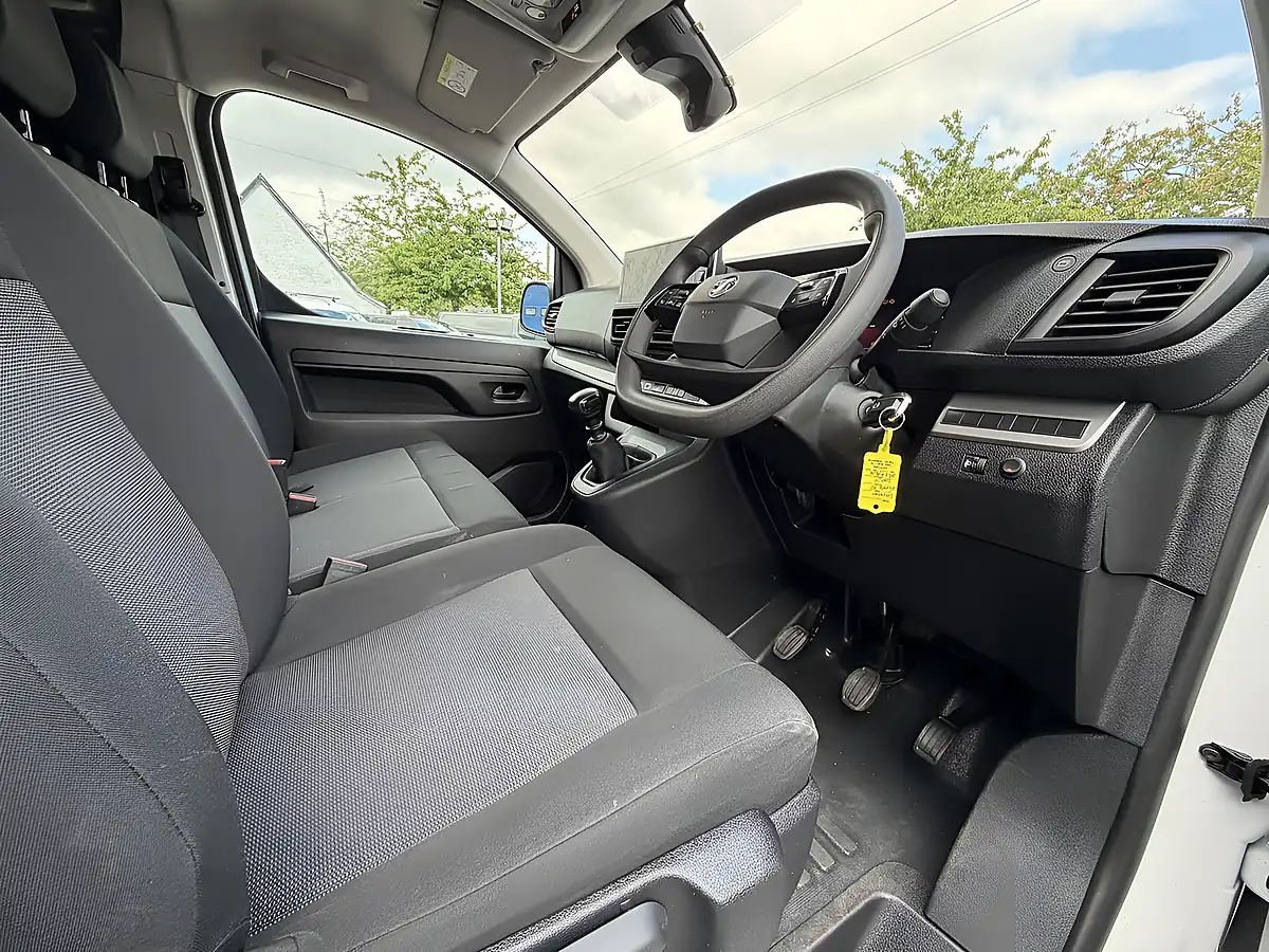 Used 2024 Vauxhall Vivaro Prime Xl Panel Van White - Interior and Exterior details 12