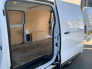 Used 2024 Vauxhall Vivaro Prime Xl White - Interior and Exterior details 12