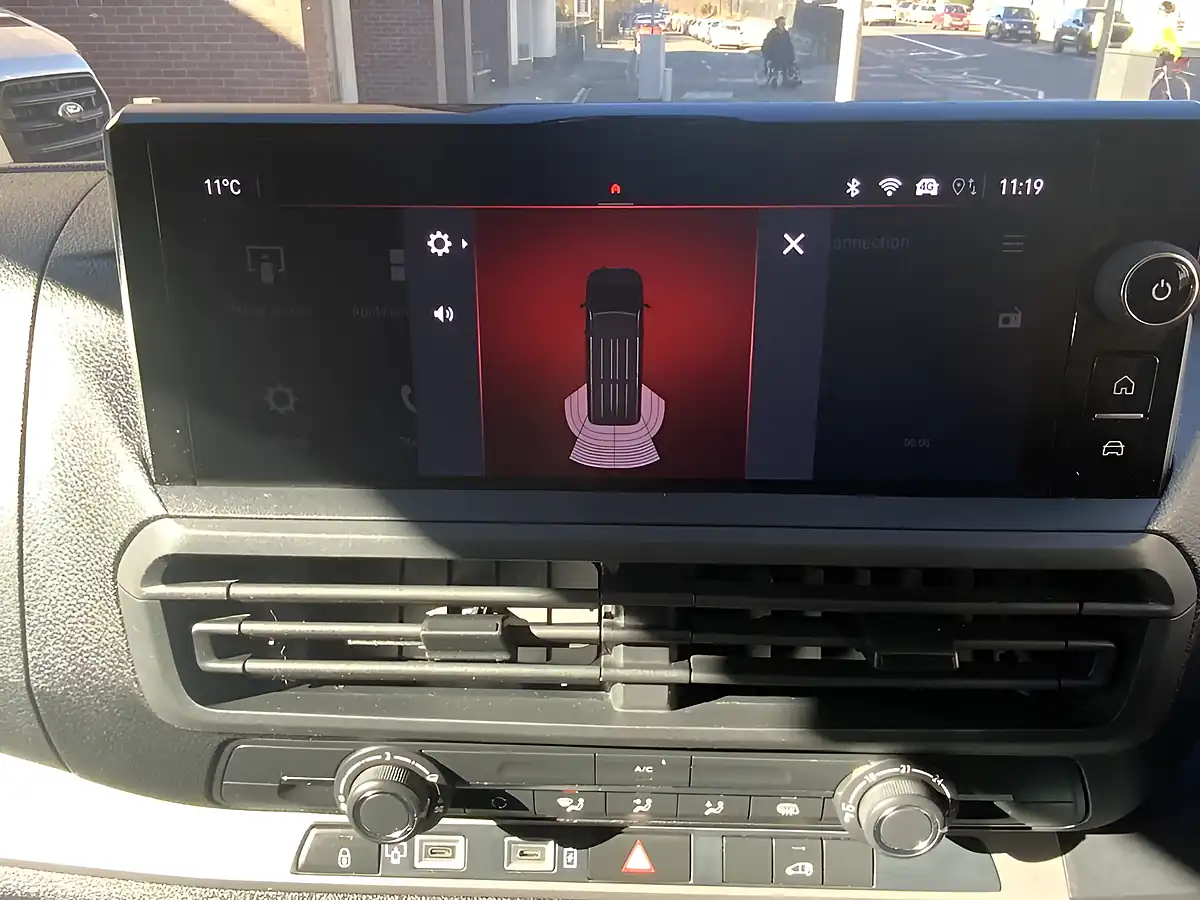 Used 2024 Vauxhall Vivaro Prime Xl White - Interior and Exterior details 14