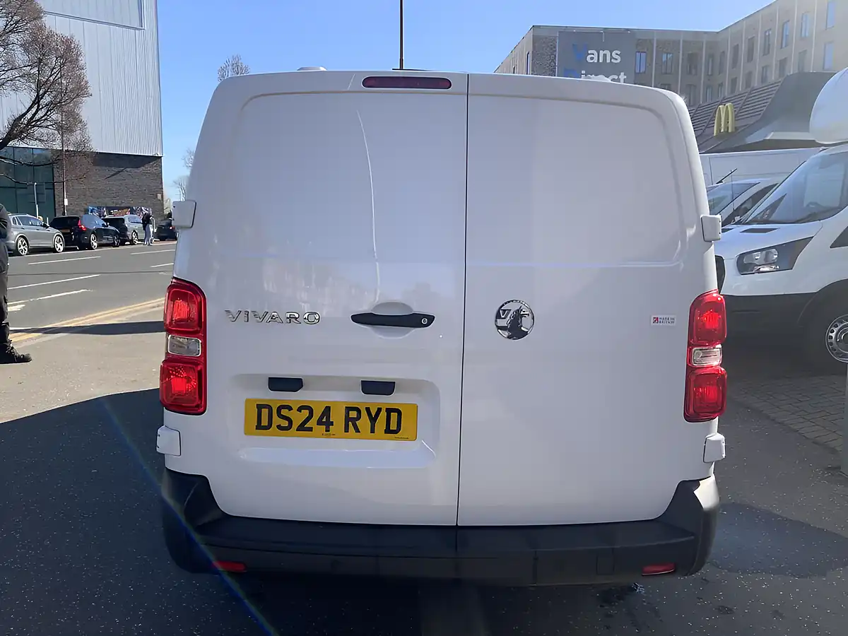 Used 2024 Vauxhall Vivaro Prime Xl White - Interior and Exterior details 5