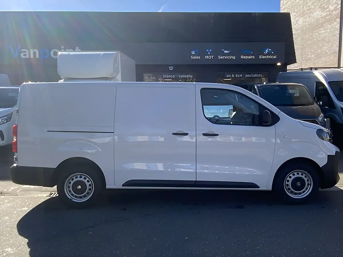Used 2024 Vauxhall Vivaro Prime Xl White - Interior and Exterior details 7