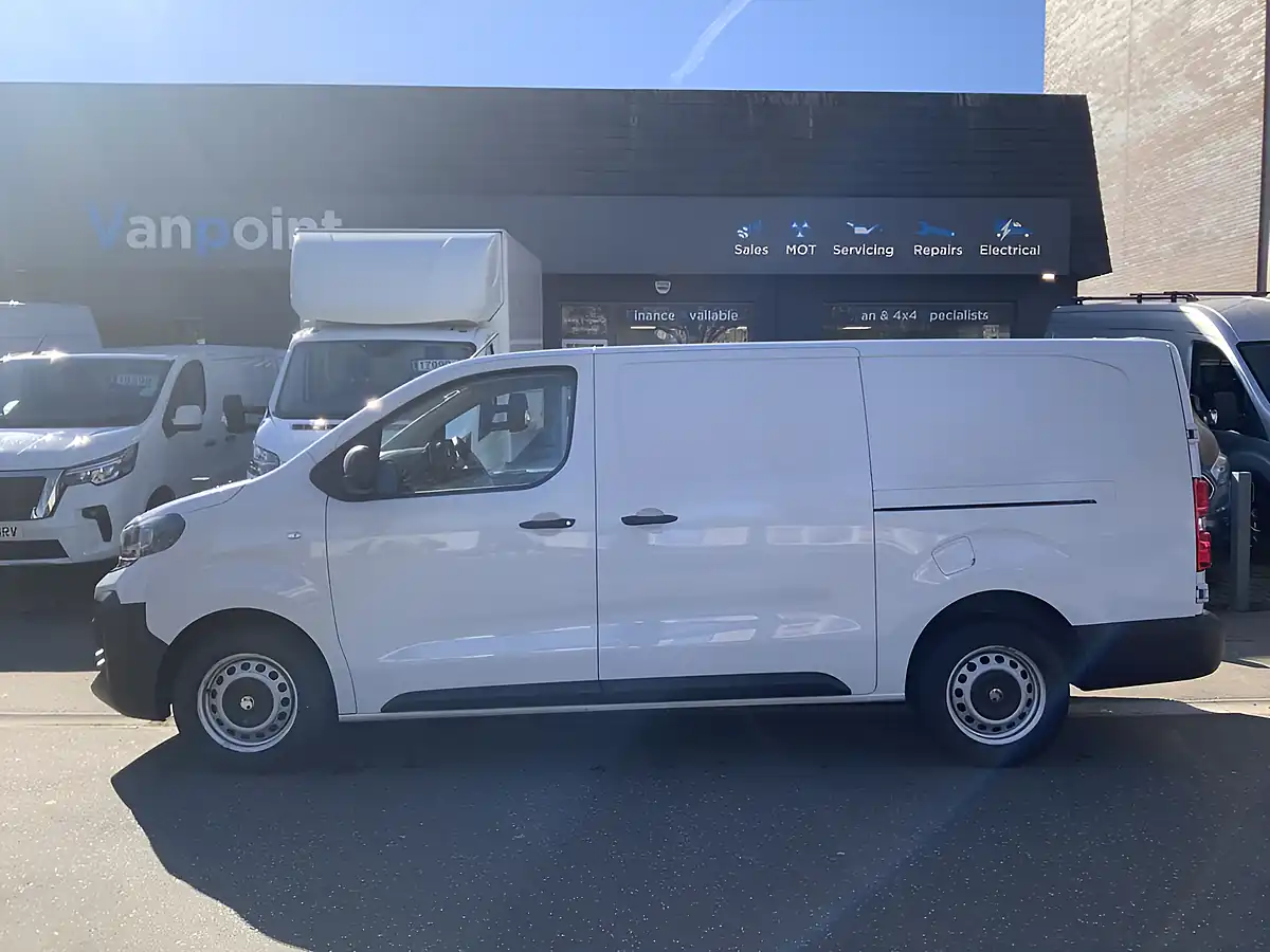Used 2024 Vauxhall Vivaro Prime Xl White - Interior and Exterior details 8