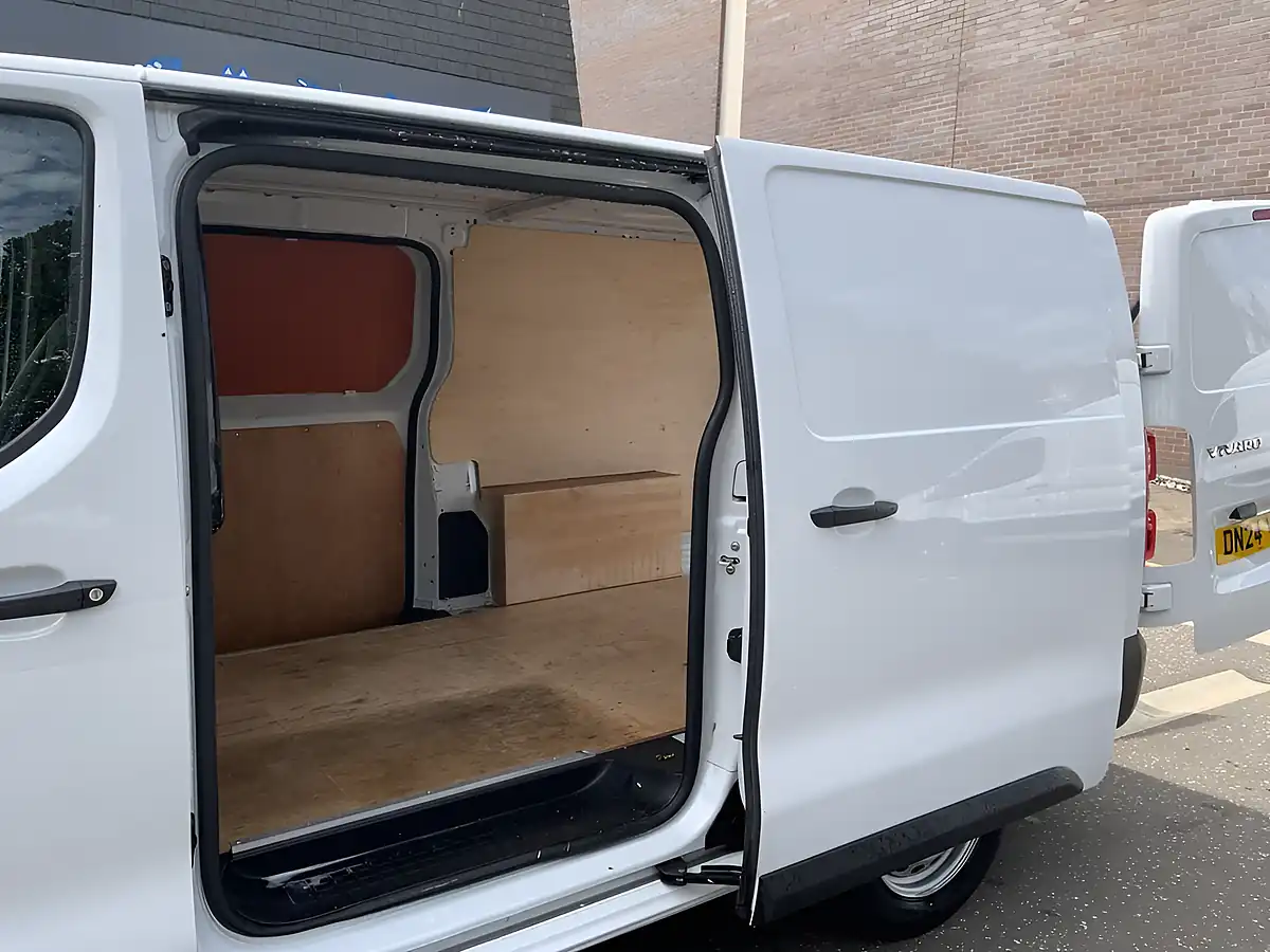 Used 2024 Vauxhall Vivaro Prime Xl White - Interior and Exterior details 12
