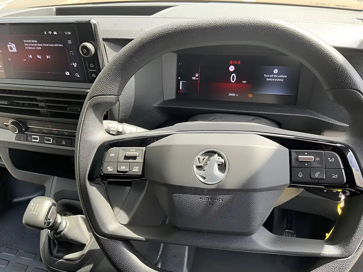 Used 2024 Vauxhall Vivaro Prime Xl White - Interior and Exterior details 18