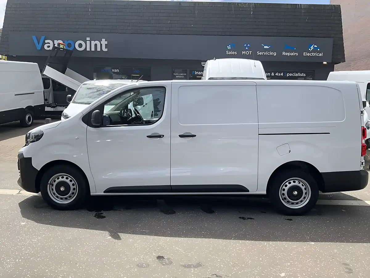Used 2024 Vauxhall Vivaro Prime Xl White - Interior and Exterior details 7