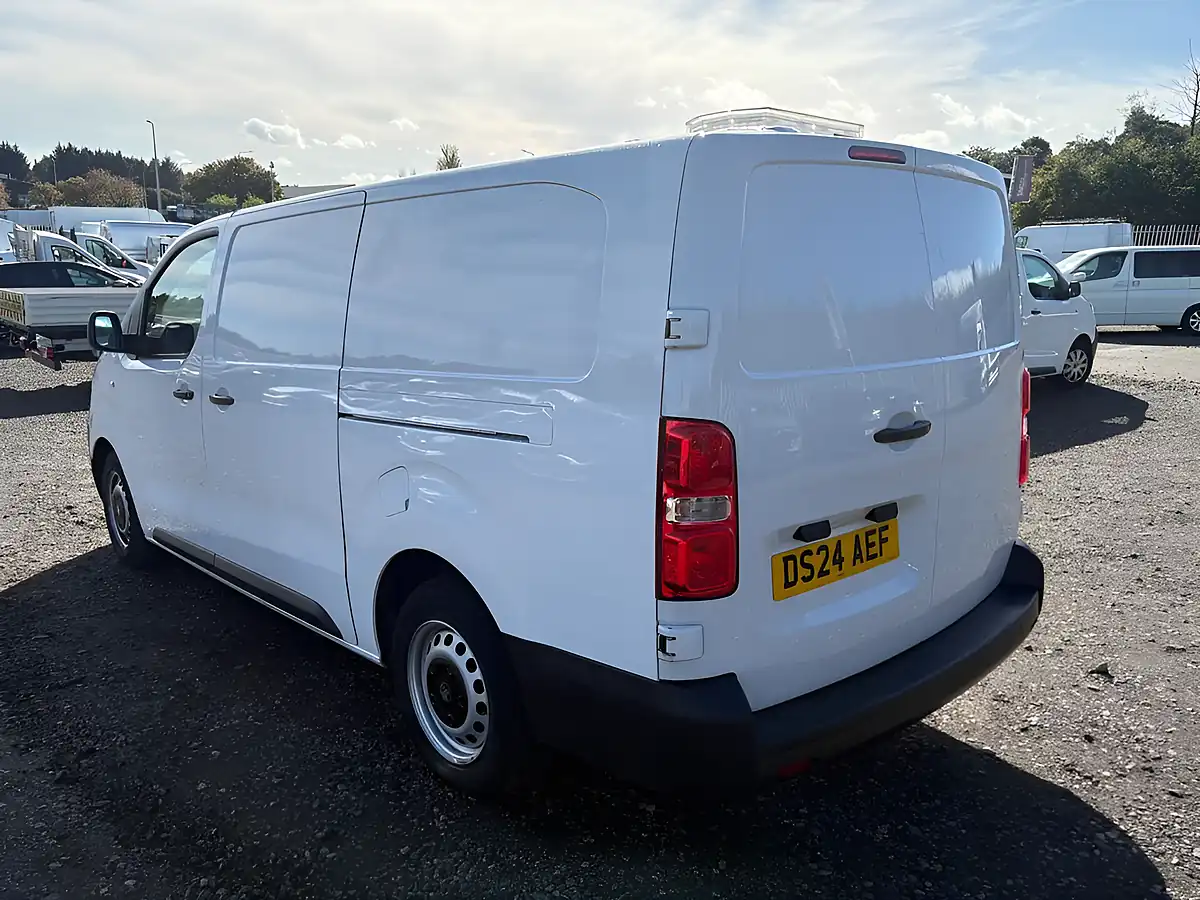 Used 2024 Vauxhall Vivaro Prime Xl White - Interior and Exterior details 5