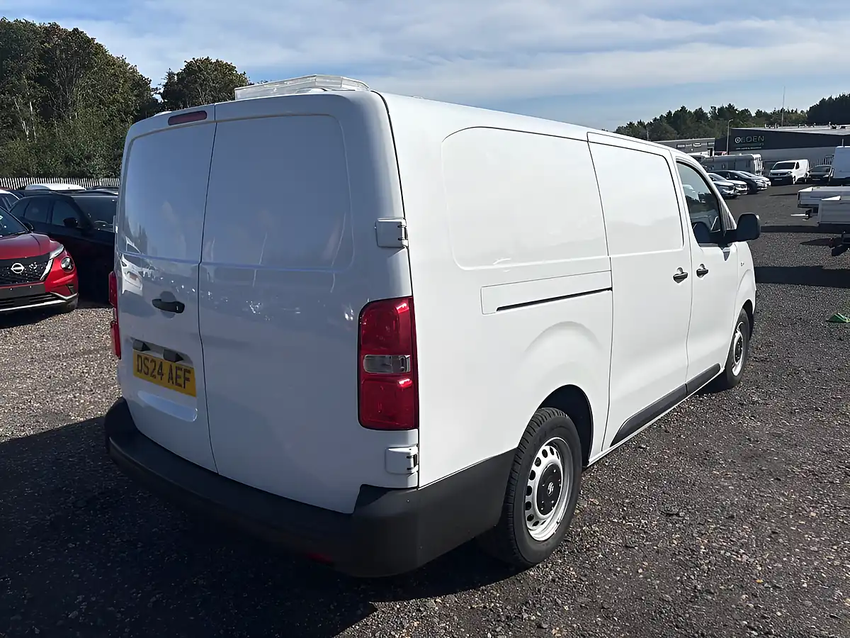 Used 2024 Vauxhall Vivaro Prime Xl White - Interior and Exterior details 7