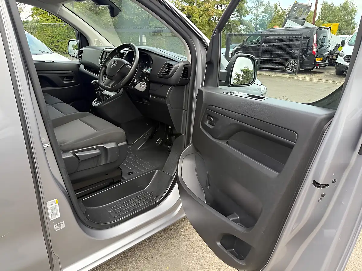 Used 2024 Vauxhall Vivaro Pro Grey - Interior and Exterior details 13