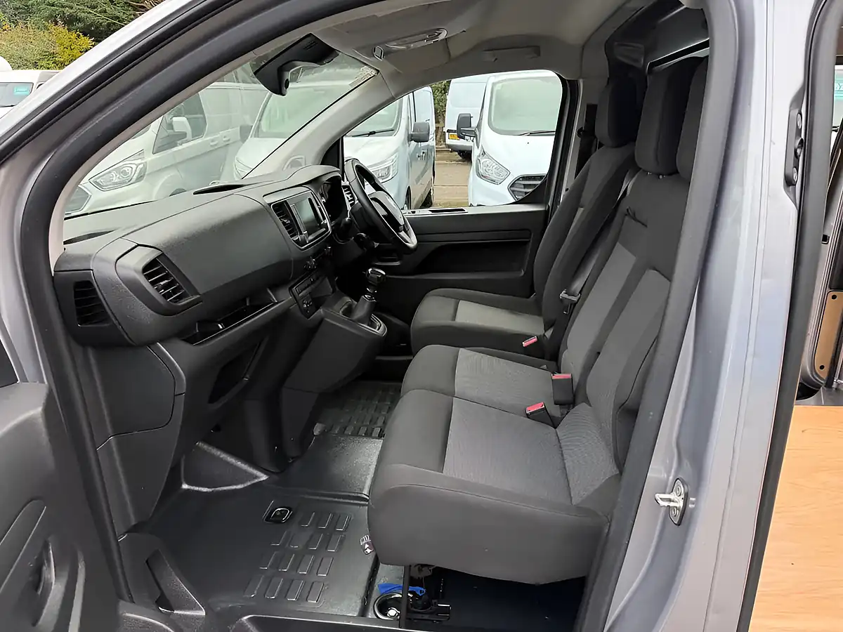 Used 2024 Vauxhall Vivaro Pro Grey - Interior and Exterior details 7