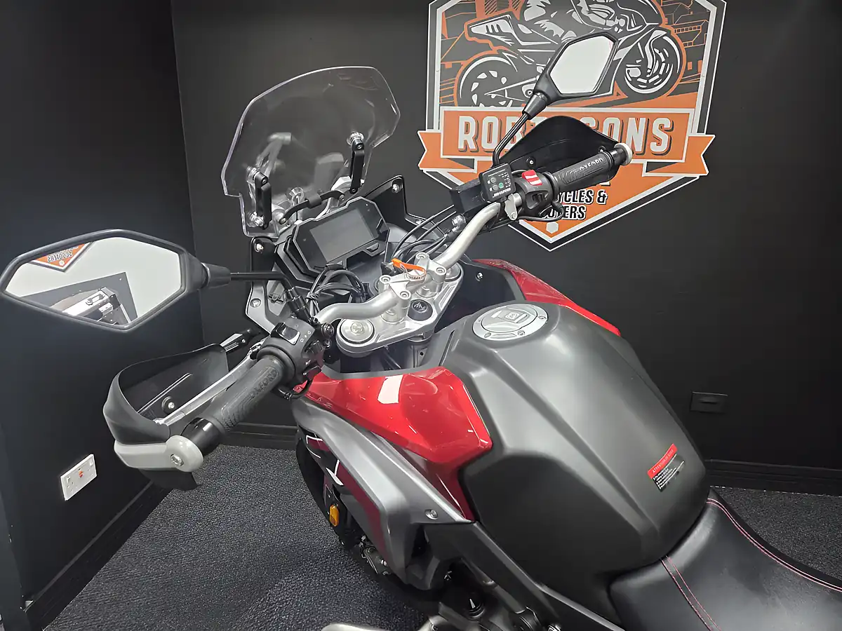 Used 2024 Voge 650 DS Red - Interior and Exterior details 4