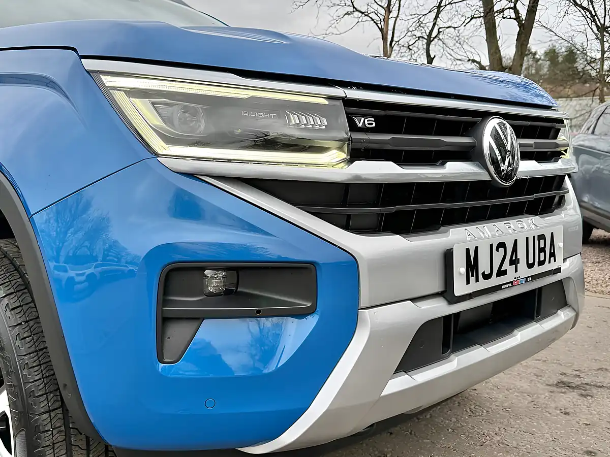 Used 2024 Volkswagen Amarok Aventura Bright Blue - Interior and Exterior details 10