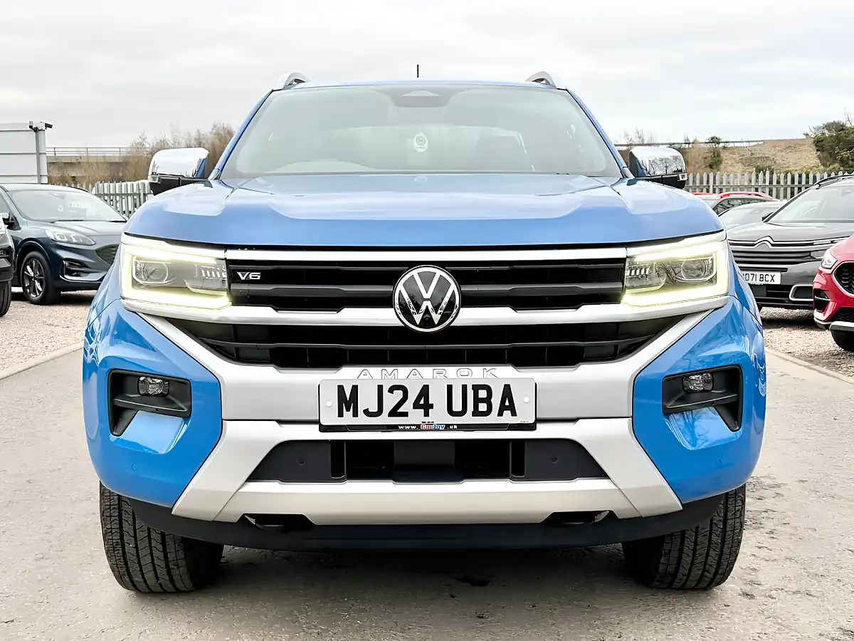 Used 2024 Volkswagen Amarok Aventura Bright Blue - Interior and Exterior details 2