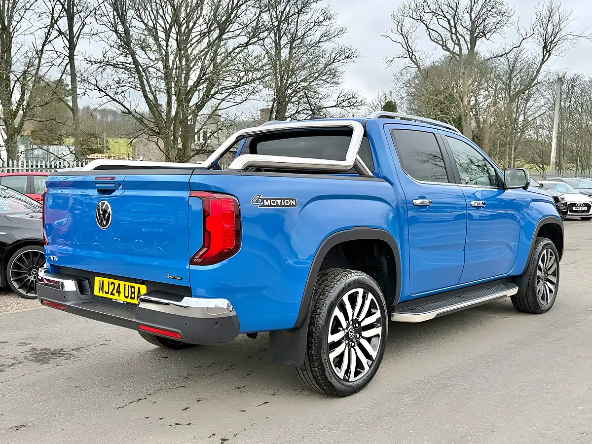 Used 2024 Volkswagen Amarok Aventura Bright Blue - Interior and Exterior details 5