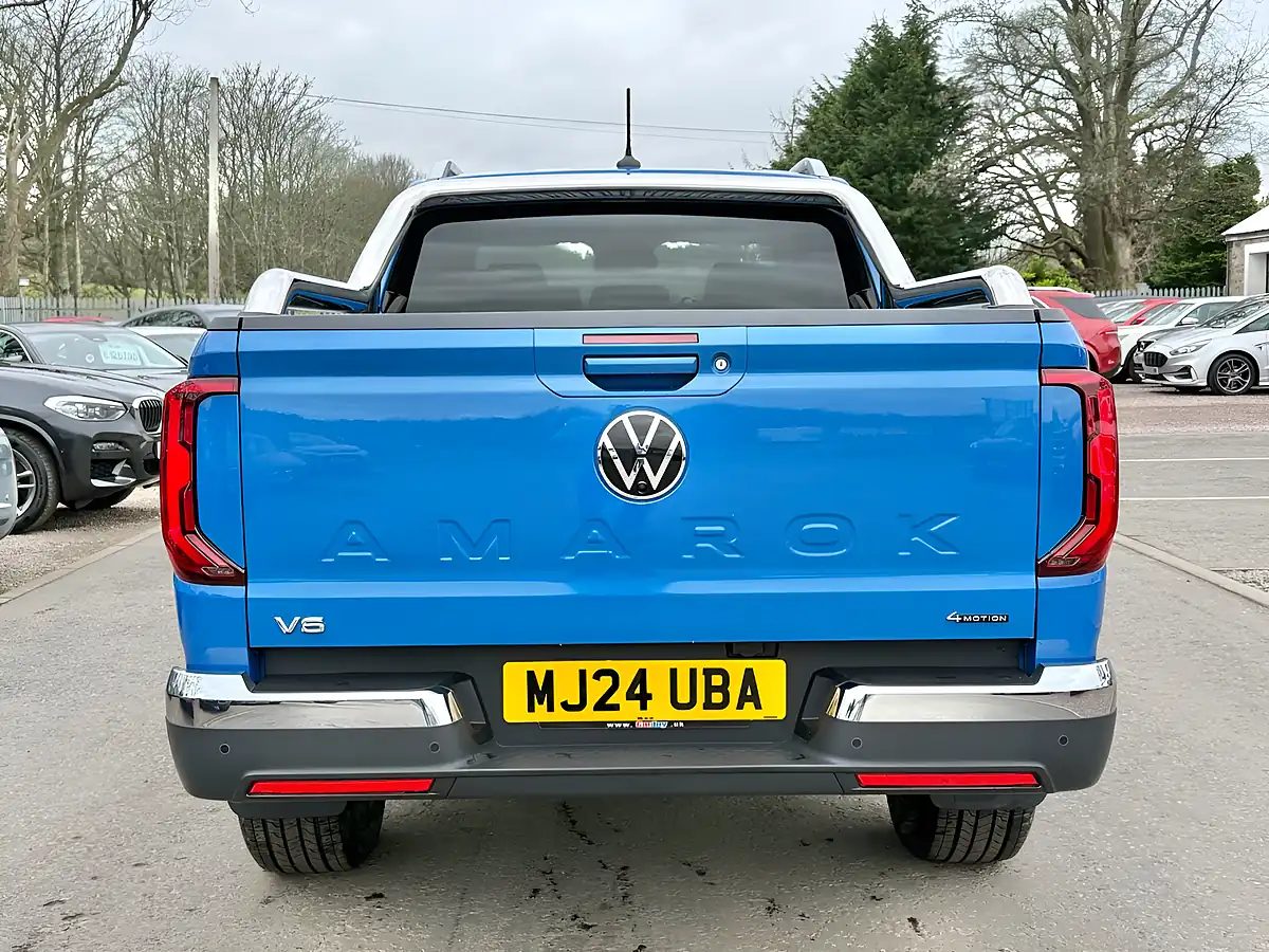 Used 2024 Volkswagen Amarok Aventura Bright Blue - Interior and Exterior details 6