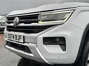 Used 2024 Volkswagen Amarok Aventura Clear White - Interior and Exterior details 11