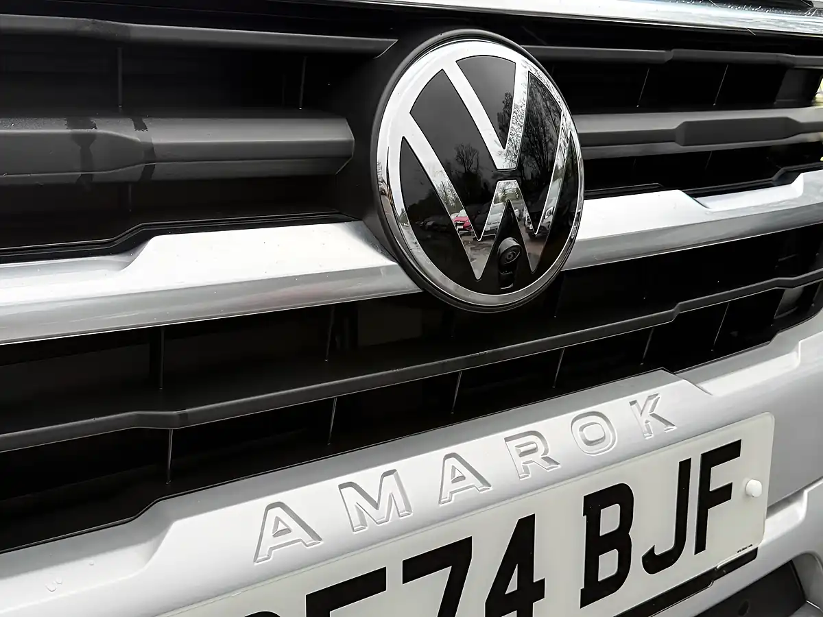 Used 2024 Volkswagen Amarok Aventura Clear White - Interior and Exterior details 14