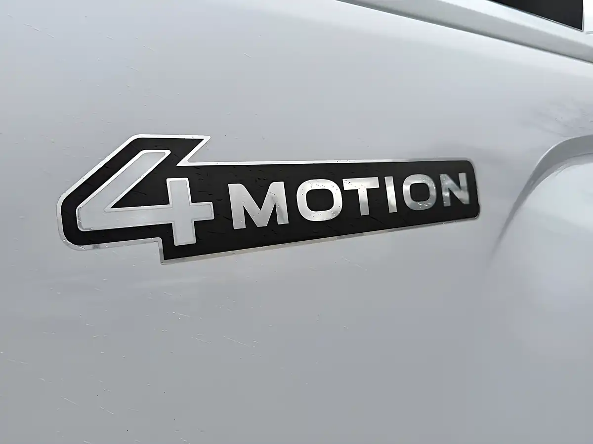 Used 2024 Volkswagen Amarok Aventura Clear White - Interior and Exterior details 16