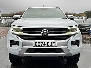 Used 2024 Volkswagen Amarok Aventura Clear White - Interior and Exterior details 2