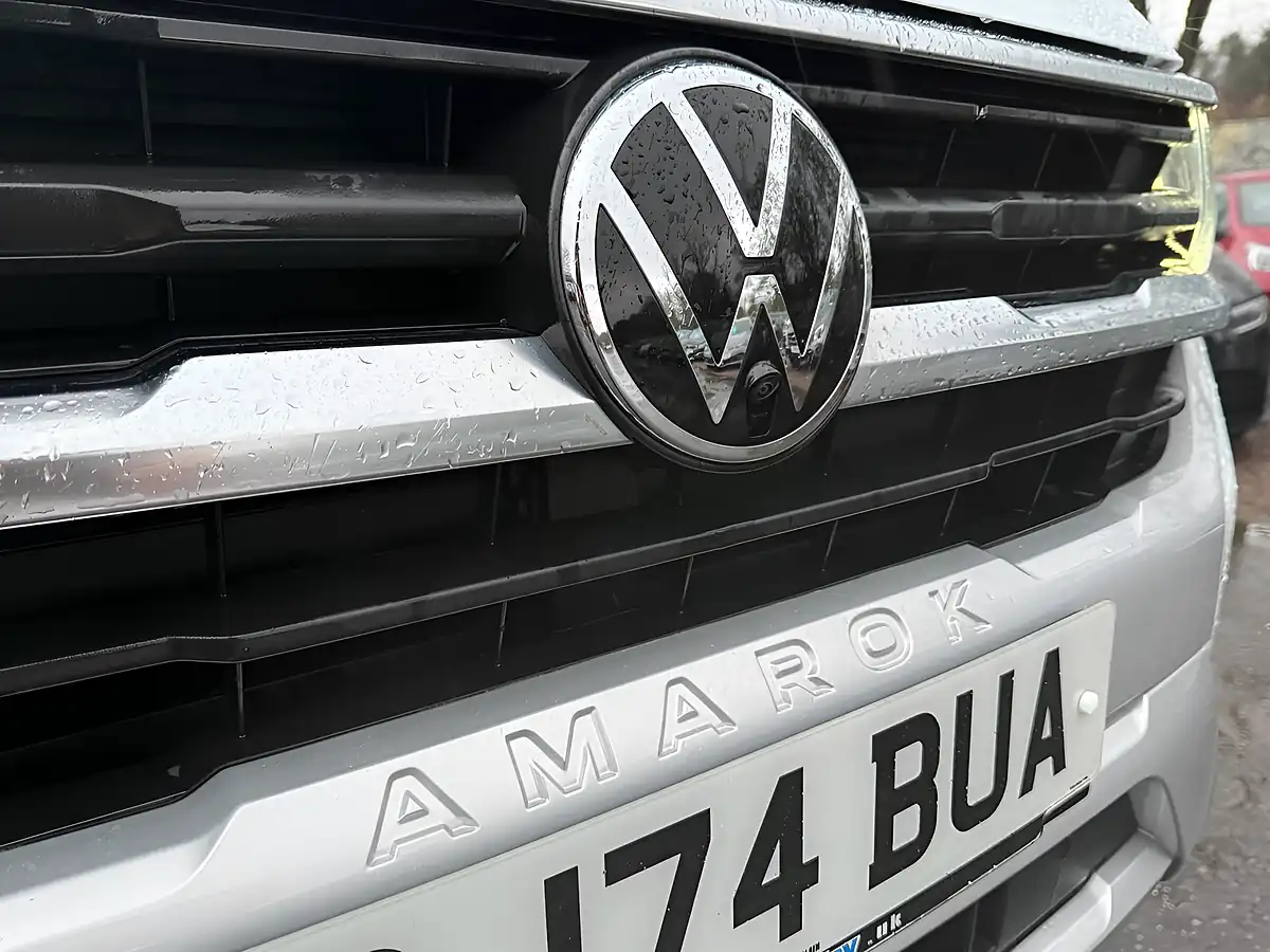 Used 2024 Volkswagen Amarok Aventura Clear White - Interior and Exterior details 12