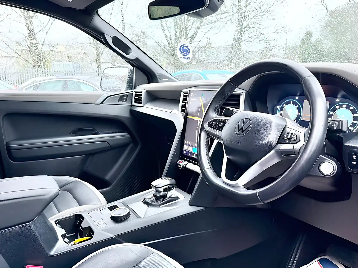 Used 2024 Volkswagen Amarok Aventura Midnight Black - Interior and Exterior details 17