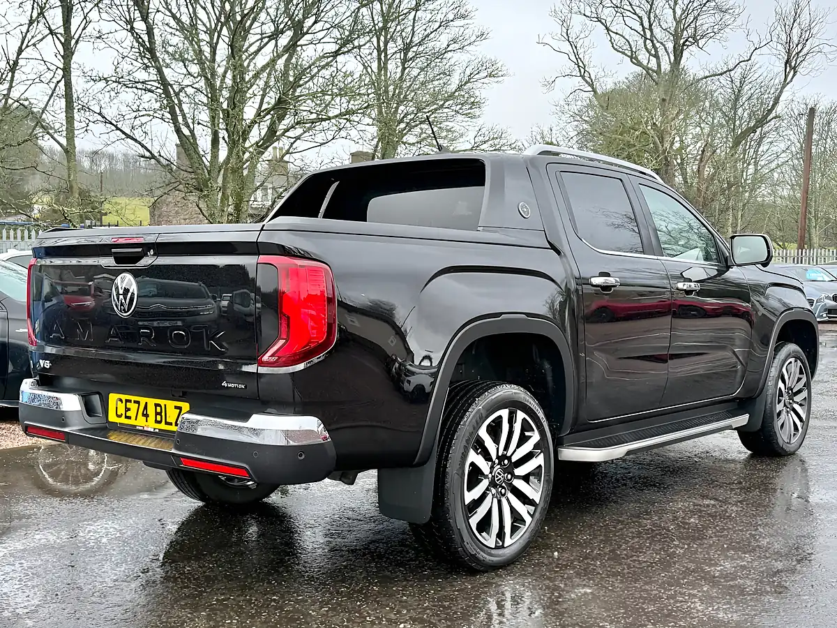 Used 2024 Volkswagen Amarok Aventura Midnight Black - Interior and Exterior details 5