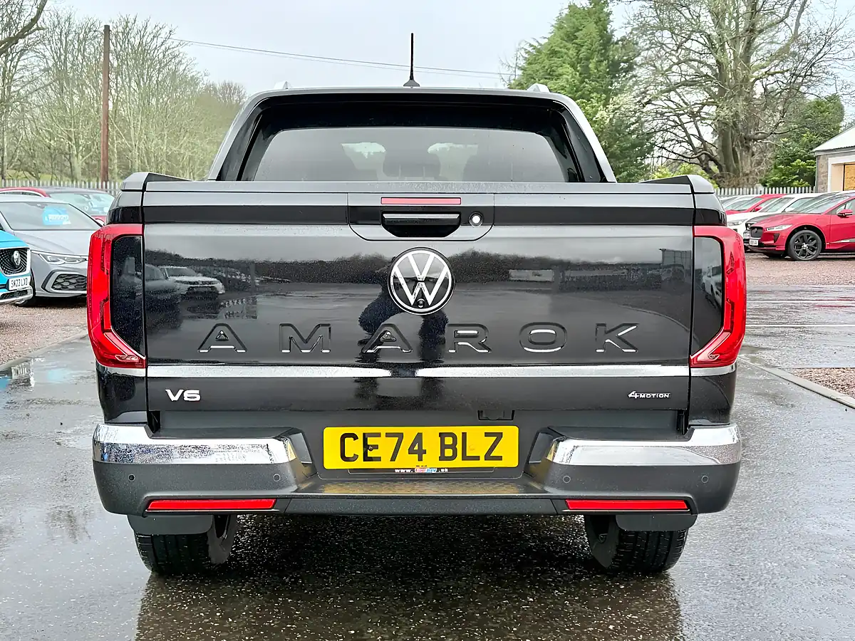 Used 2024 Volkswagen Amarok Aventura Midnight Black - Interior and Exterior details 6