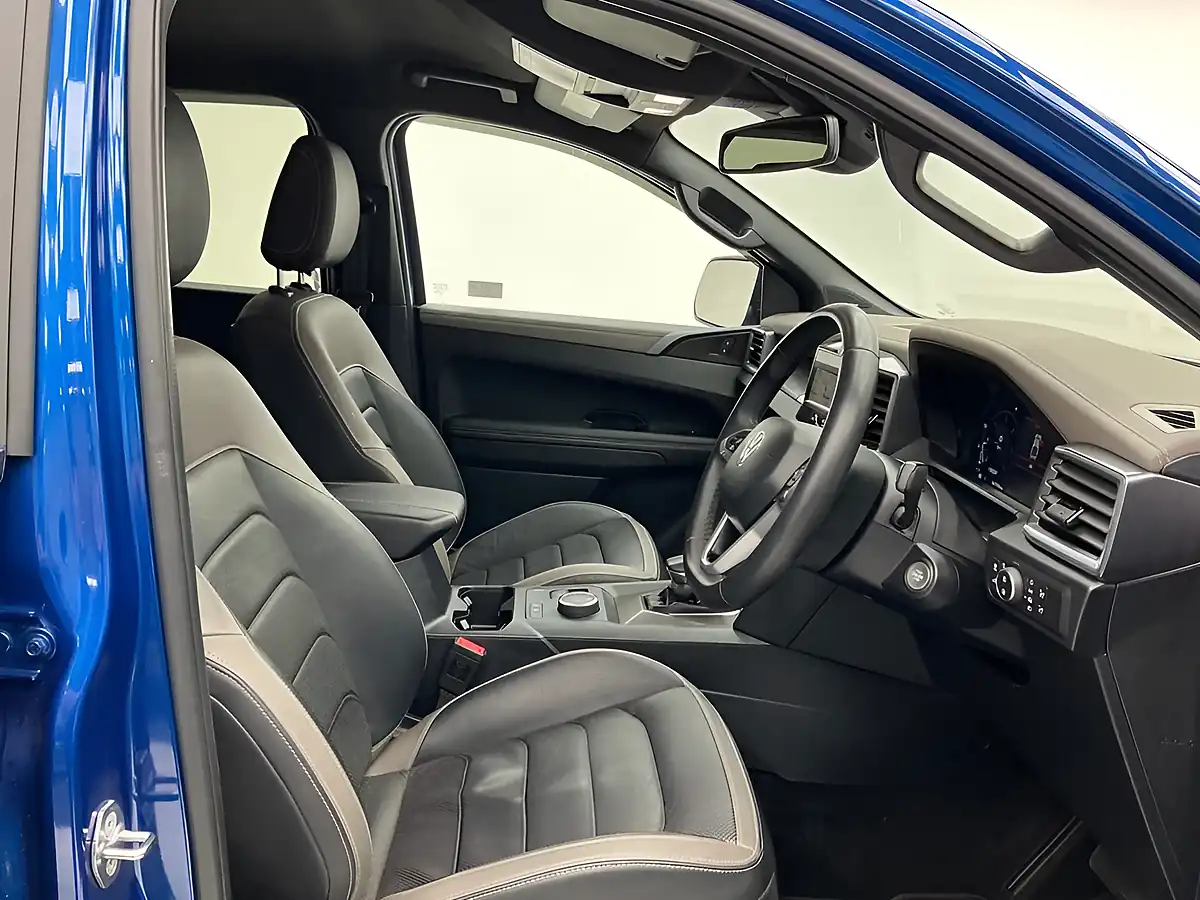 Used 2024 Volkswagen Amarok Style Mid Blue - Interior and Exterior details 15