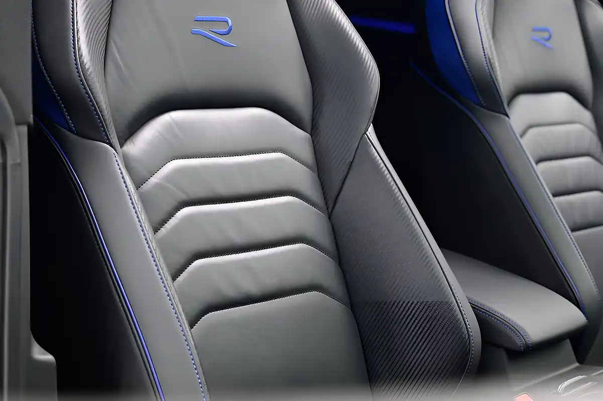 Used 2024 Volkswagen Arteon R Shooting Brake Blue - Interior and Exterior details 16