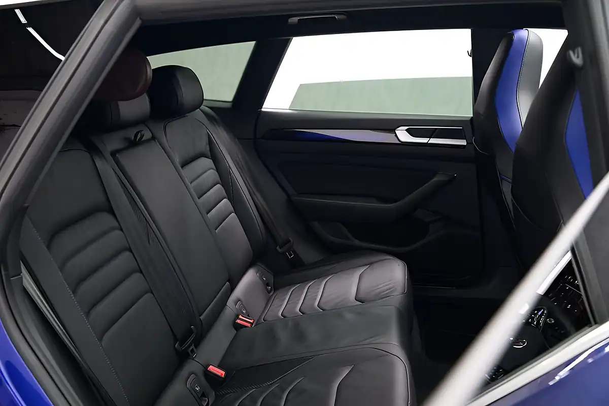 Used 2024 Volkswagen Arteon R Shooting Brake Blue - Interior and Exterior details 20