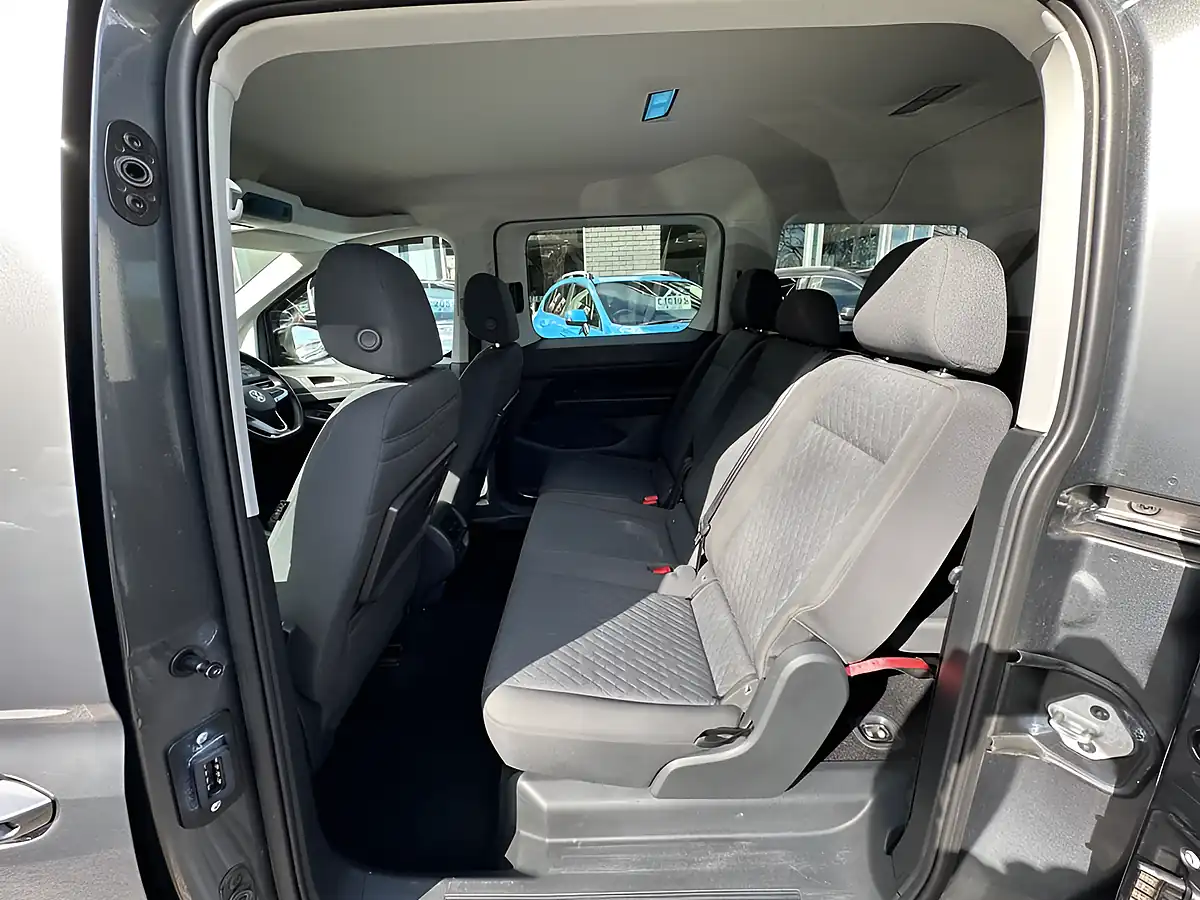 Used 2024 Volkswagen Caddy Maxi Life Indium Grey - Interior and Exterior details 12